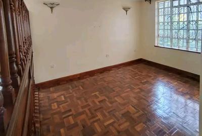 4 Bed Apartment with En Suite in Kileleshwa - 4