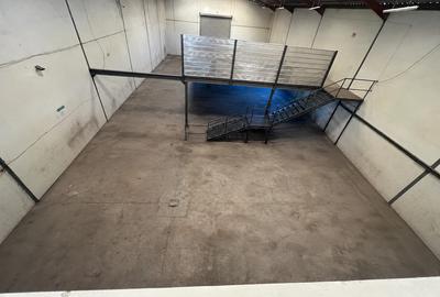 10,652 ft² Warehouse in Industrial Area - 2