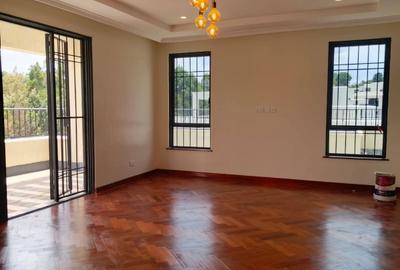 5 Bed Townhouse with En Suite in Loresho - 4