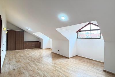 5 Bed Townhouse with En Suite in Lavington - 4