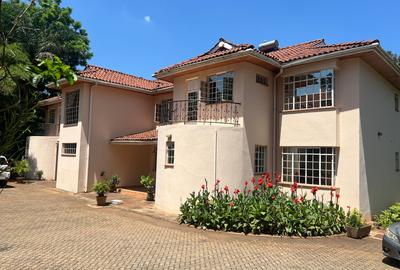 3 Bed Apartment with En Suite in Kitisuru