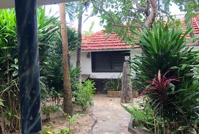 5 Bed Villa with En Suite in Malindi - 3