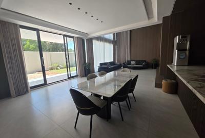 5 Bed Villa with En Suite at Jacaranda Avenure - 3