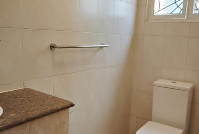 5 Bed House with En Suite at Redhill Road - 4