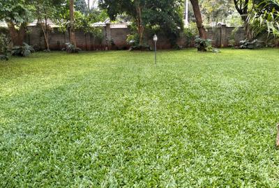 5 Bed Townhouse with En Suite in Runda - 2