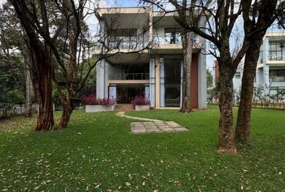 5 Bed Villa with En Suite at Tree Lane - 2