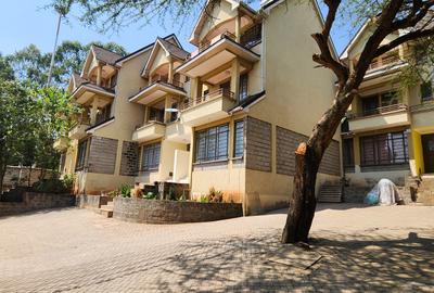 3 Bed Villa with En Suite at Kandisi