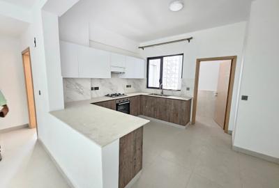 2 Bed Apartment with En Suite in Brookside - 4