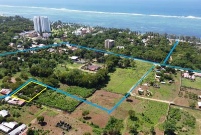 864 m² Land in Kikambala - 2