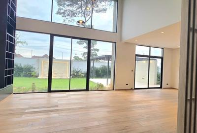 5 Bed Townhouse with En Suite in Runda - 4