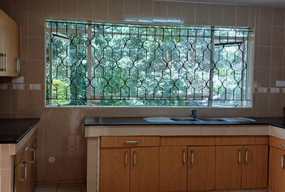 4 Bed House with En Suite in Gigiri - 3