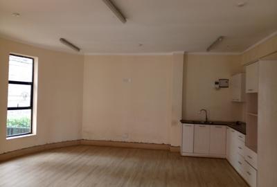 3 Bed Apartment with En Suite at Denis Prit - 4