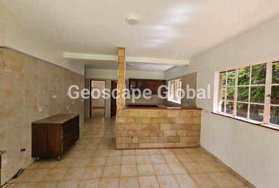 5 Bed House with En Suite in Rosslyn - 3