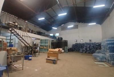 5,000 ft² Warehouse with Backup Generator in Industrial Area