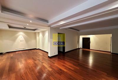 4 Bed Apartment with En Suite in Riverside - 2