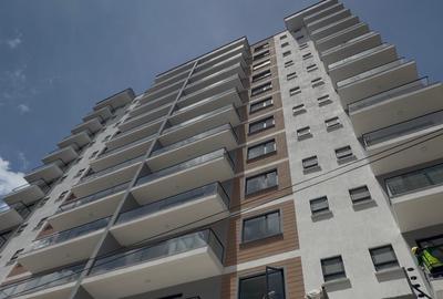 3 Bed Apartment with En Suite in Brookside