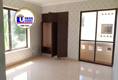 3 Bed Apartment with En Suite in Nyali Area - 2