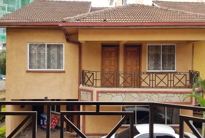 5 Bed Townhouse with En Suite at Valley Arcade - 4