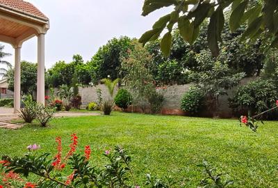 5 Bed Townhouse with En Suite at New Kitisuru - 3