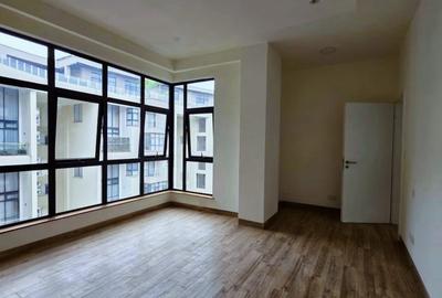 4 Bed Apartment with En Suite at Riverside Drive - 4