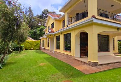 4 Bed Townhouse with En Suite at Lavington Off Convent Drive - 4