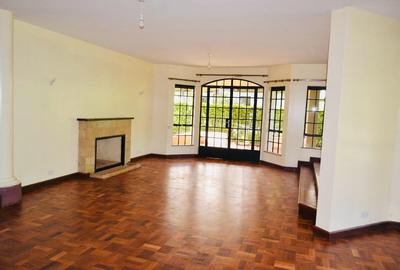 5 Bed House with En Suite in Runda - 2