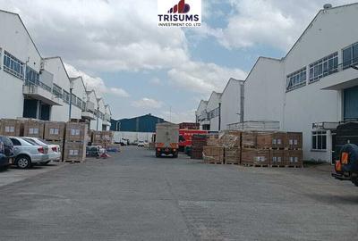 6,200 ft² Warehouse with Fibre Internet in Industrial Area