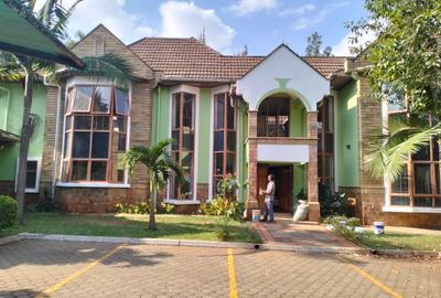 5 Bed Townhouse with En Suite in Runda - 2