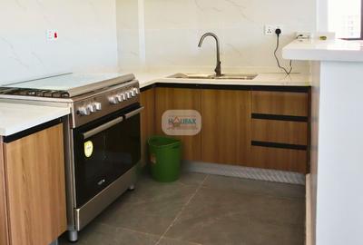2 Bed Apartment with Gym in Riverside - 4