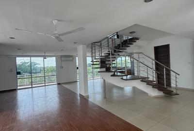 4 Bed Apartment with En Suite at Greenwood - 3