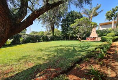 4 Bed House with En Suite at Lavington - 2