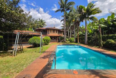 5 Bed House with En Suite in Runda - 2