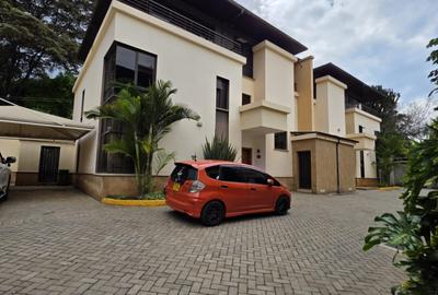 4 Bed Townhouse with En Suite in Lavington