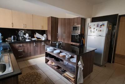 2 Bed Apartment with En Suite in Kilimani - 4