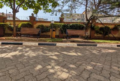 3 Bed Apartment with En Suite in Kilimani - 3