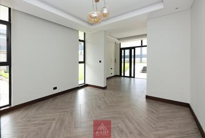 6 Bed Villa with En Suite at Nyari - 4