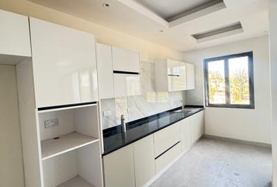 3 Bed Apartment with En Suite at Off Links Road - 3