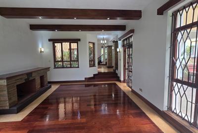 5 Bed Villa with En Suite in Runda - 4