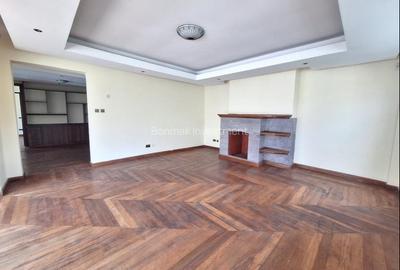 5 Bed Townhouse with En Suite in Lavington - 3