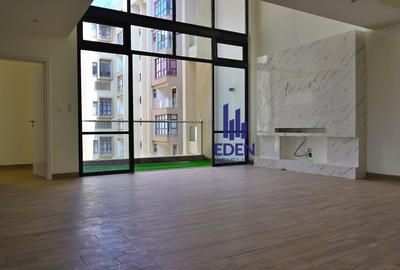 3 Bed Apartment with En Suite in Riverside - 2