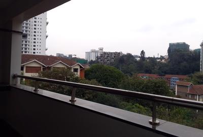 3 Bed Apartment with En Suite in Riverside - 2