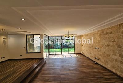 5 Bed House with En Suite in Lavington - 4
