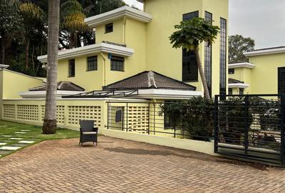 5 Bed Townhouse with En Suite in Lavington