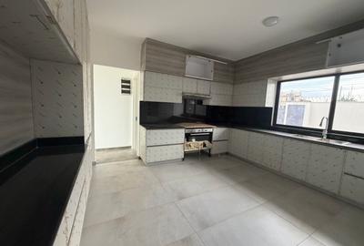 4 Bed Villa with En Suite in Kiambu Road - 3