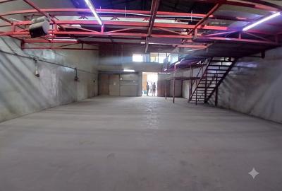4,500 ft² Warehouse with Fibre Internet in Embakasi
