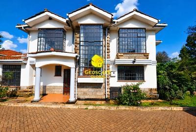 4 Bed House with En Suite in Rosslyn