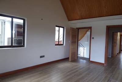 2 Bed House with En Suite at Karen - 2