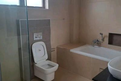 5 Bed Townhouse with En Suite in Karen - 4