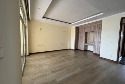 2 Bed Apartment with En Suite in Parklands - 2