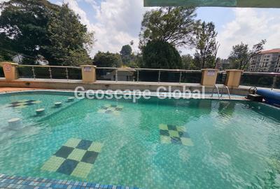 4 Bed Apartment with En Suite in Riverside